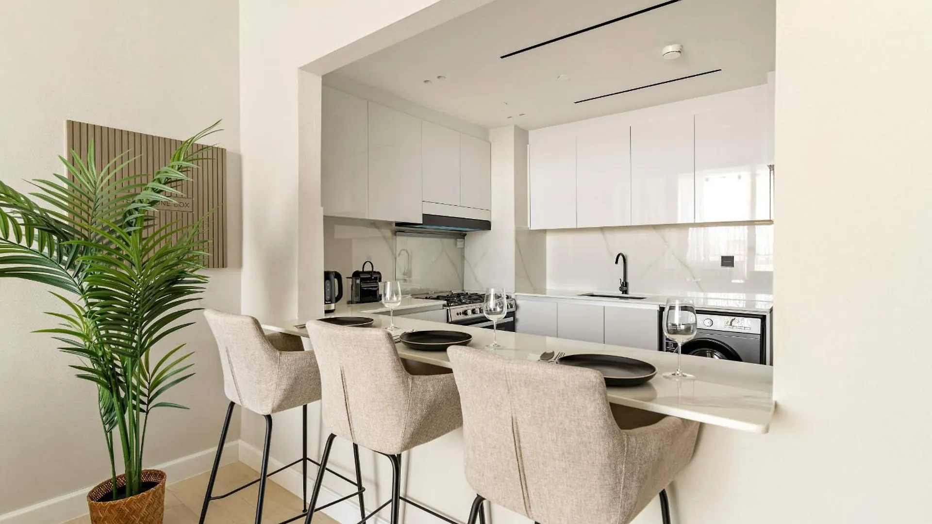 Vayk - Luxurious 2 Bd With Private Jacuzzi In Jvc Apartment Dubai United Arab Emirates