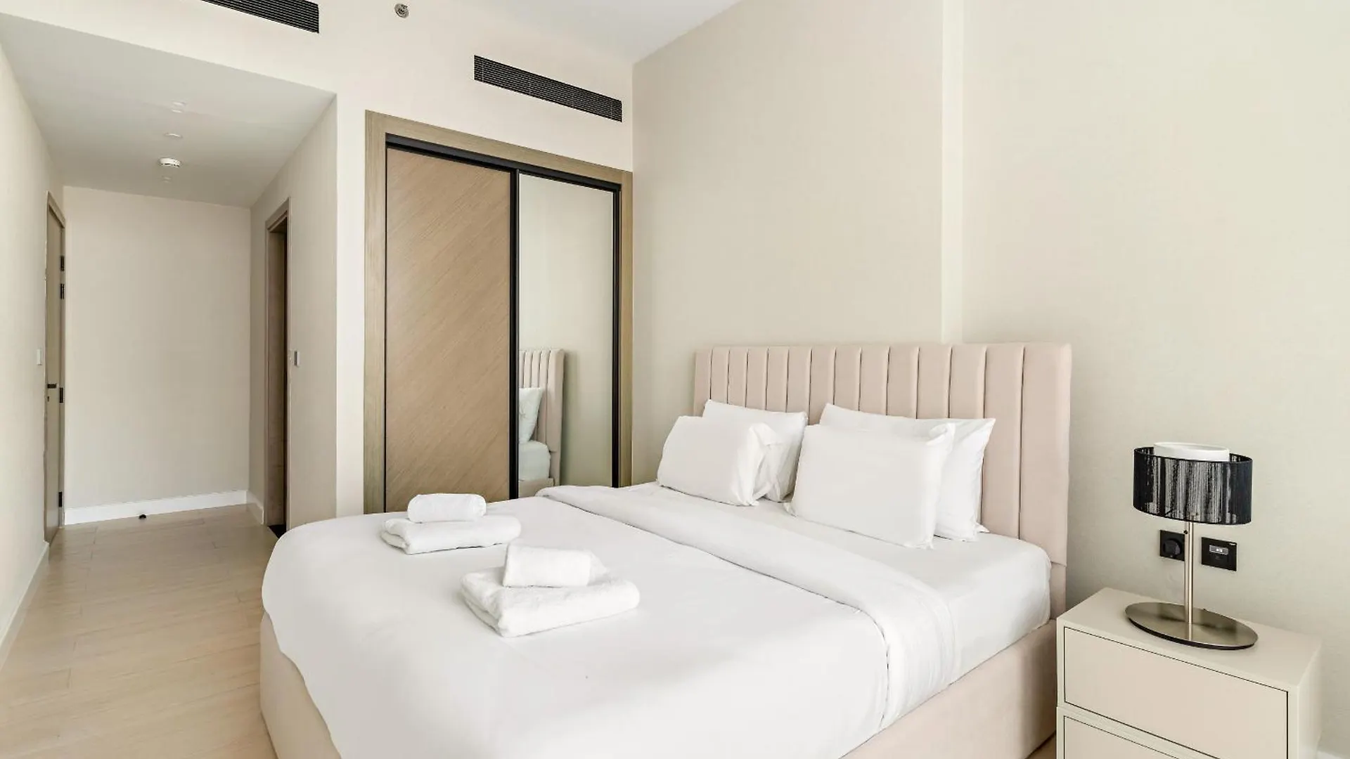 Vayk - Luxurious 2 Bd With Private Jacuzzi In Jvc Apartment Dubai
