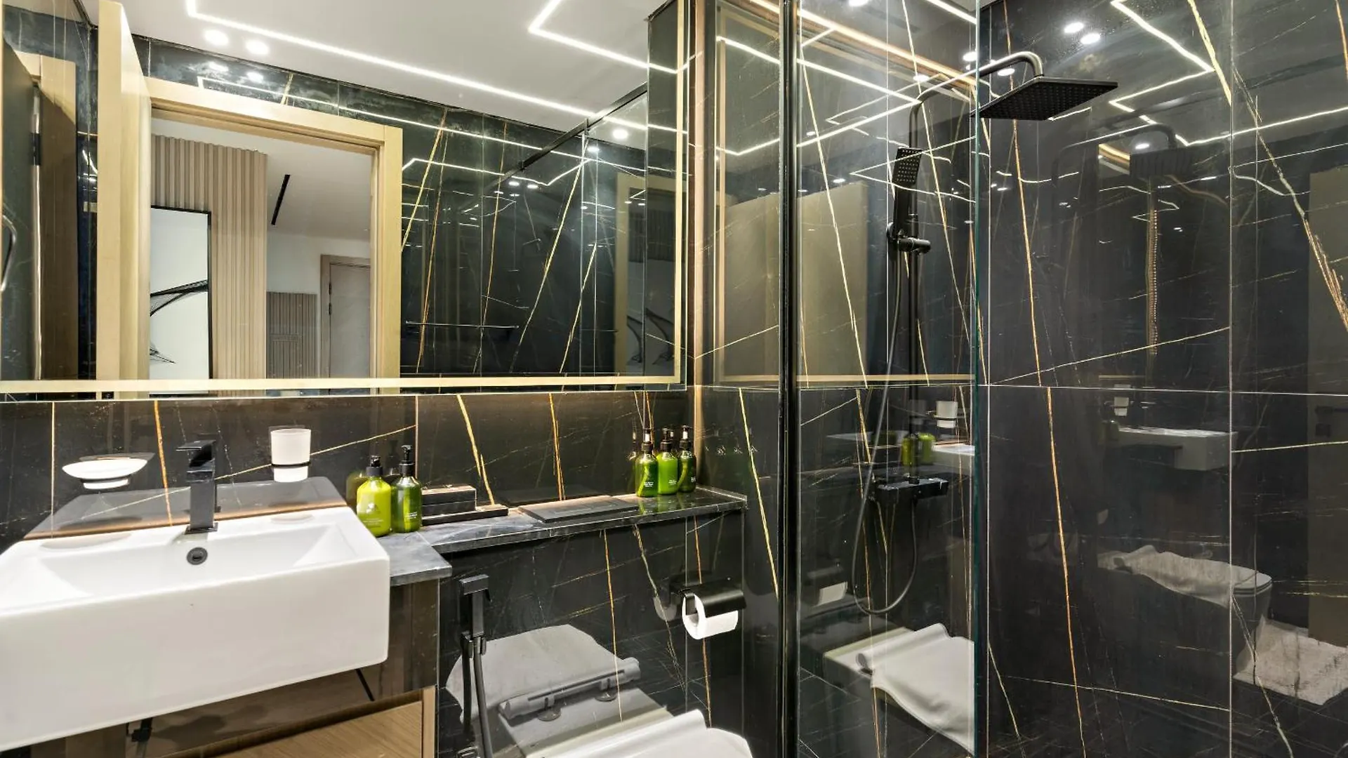 Vayk - Luxurious 2 Bd With Private Jacuzzi In Jvc Apartment Dubai 0*,